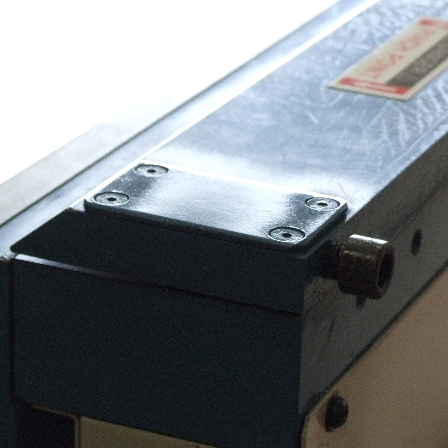 Baileigh BB-9616M 220V(+/- 5 percent) 1 Phase Manually Operated Magnetic Sheet Metal Brake, 8' Length