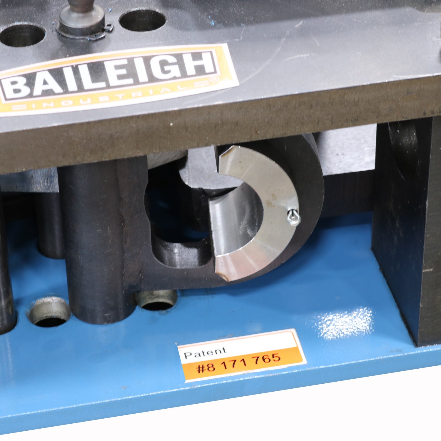 Baileigh RDB-050 Manually Operated Tube and Pipe Bender, 2-1/2" Tube Capacity, Includes Stand, Handle