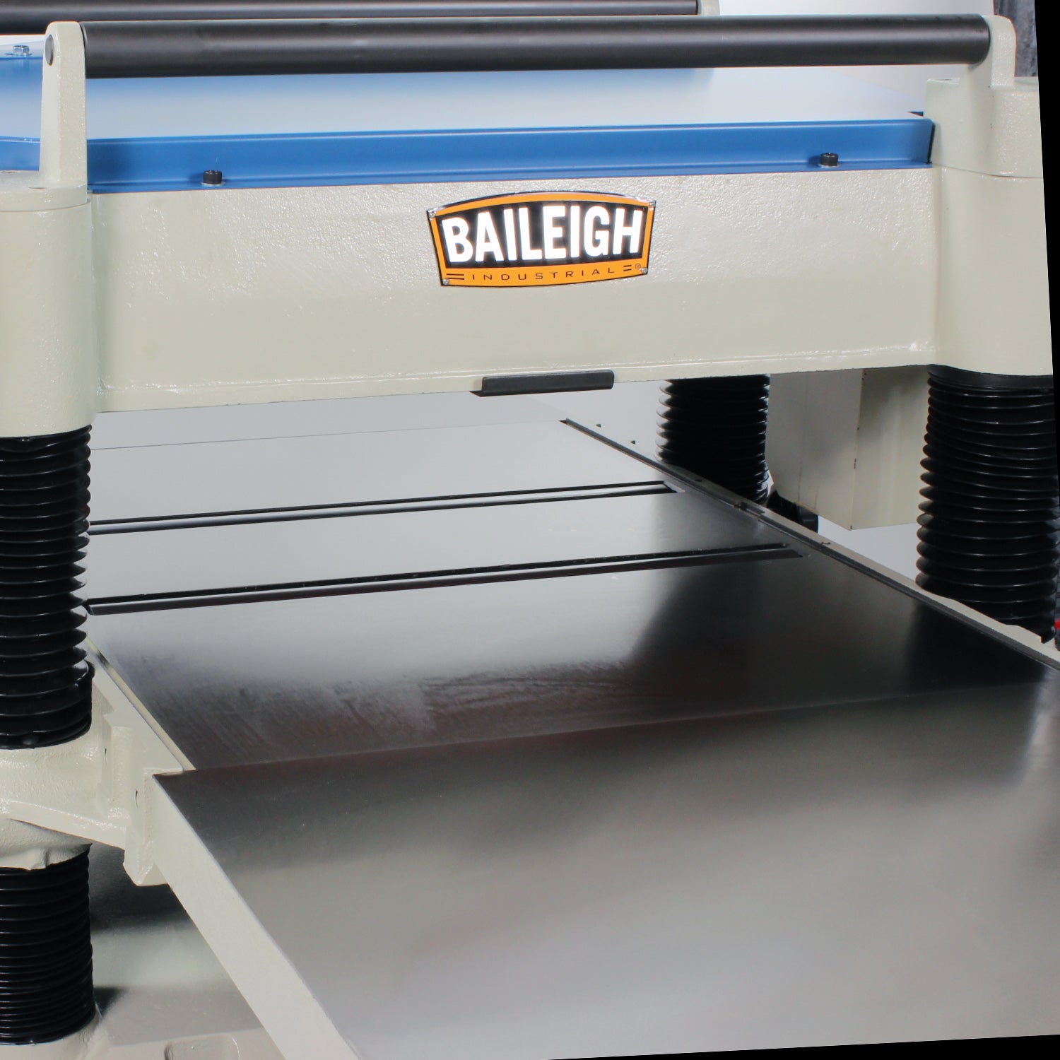 Baileigh IP-208-HH 220V 1 Phase 5HP 20" Industrial Planer w/ Helical Insert Head, 8" Maximum Cutting Height